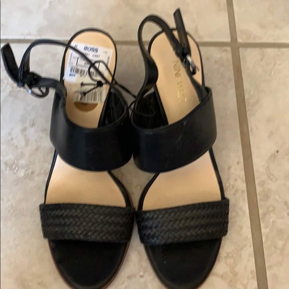 Nine West sandals. NWT